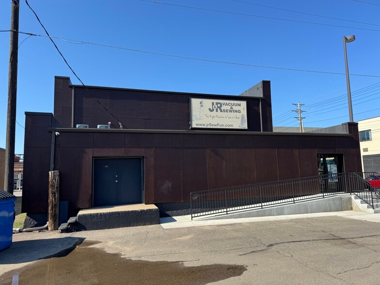 More Photos Of 223 E Main Ave, Bismarck Showroom For Sale