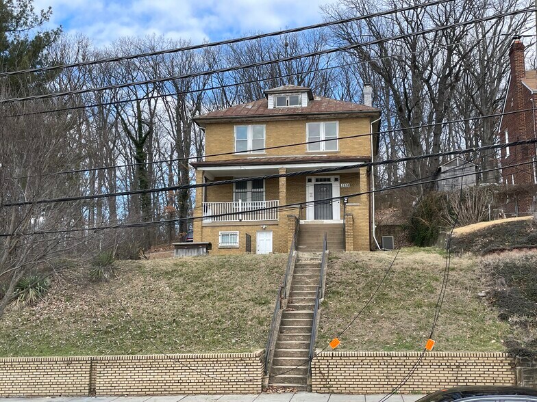 More Photos Of 3938 Benning Rd NE, Washington Office Residential For Sale