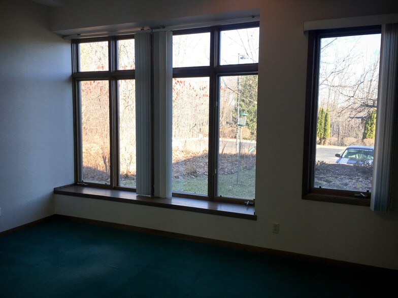 More Photos Of 836 Centennial Way, Lansing Medical For Sale