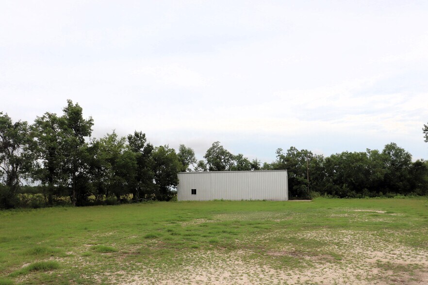 More Photos Of 86 FM 770, Liberty Warehouse For Sale