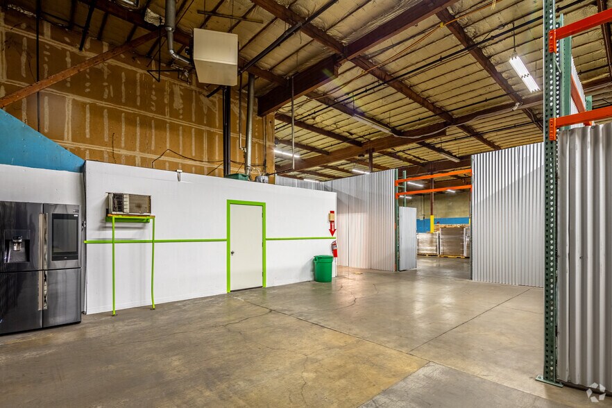 More Photos Of 6035 NE 92nd Dr, Portland Warehouse For Lease