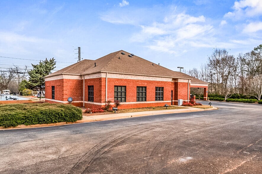 More Photos Of 865 Ga-20/81 Hwy, McDonough Bank For Sale