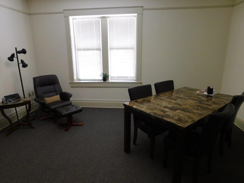 More Photos Of 120 E Pine St, Lakeland Office For Lease