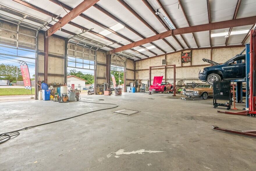 More Photos Of 1801 S Broad Ave, Lanett Auto Repair For Sale