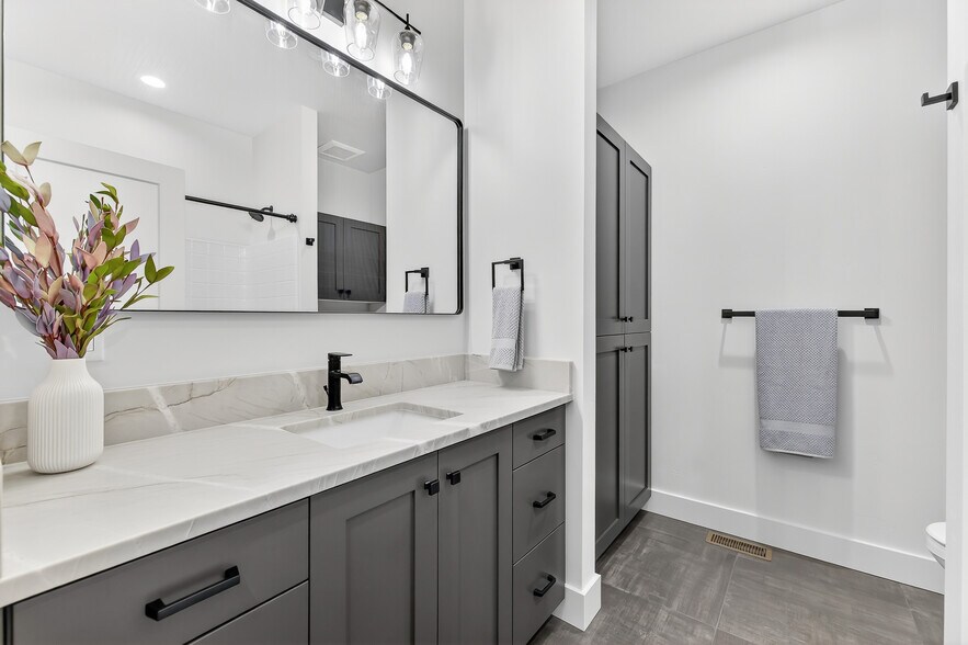 More Photos Of 101, 103, 105 Bighorn Court, Mccall Specialty For Sale