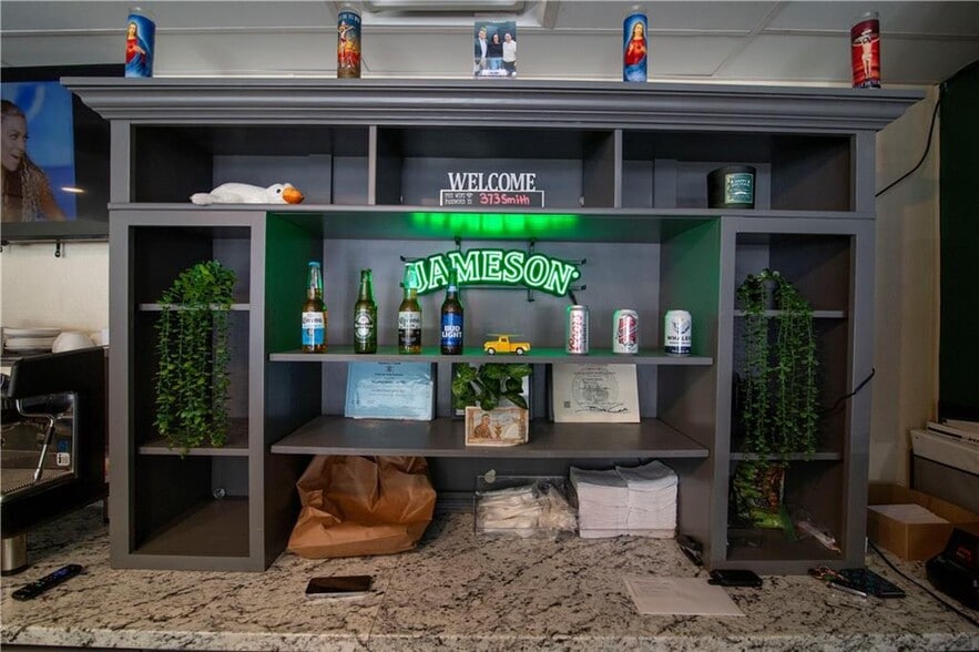 More Photos Of 371-373 Smith St, Providence Storefront For Sale