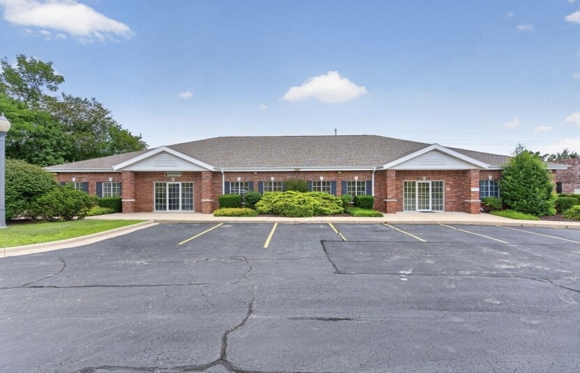 More Photos Of 1567 W Diane St, Ozark Office For Sale