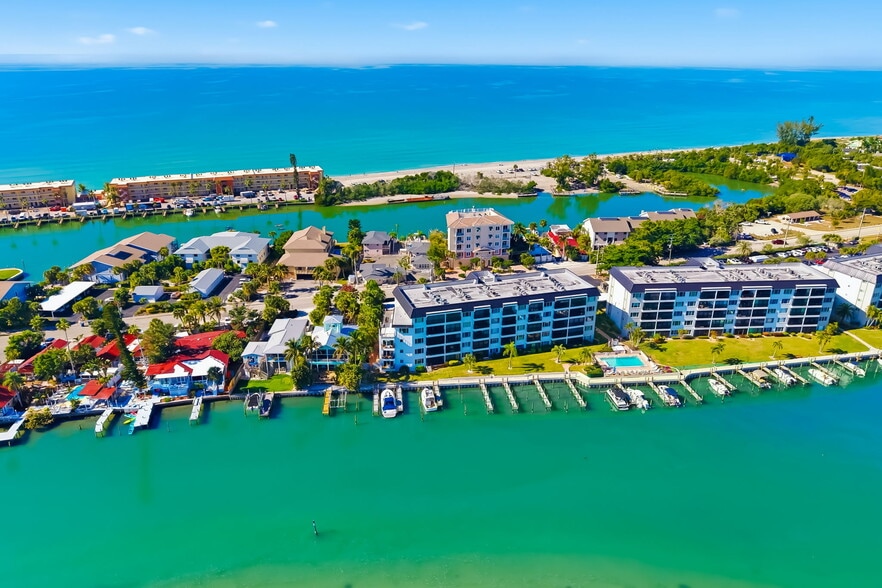 More Photos Of 9022 Midnight Pass Rd, Sarasota Apartments For Sale