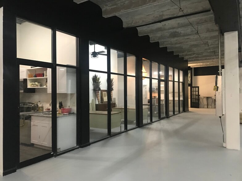 More Photos Of 55 Ormond St, Atlanta Warehouse For Sale