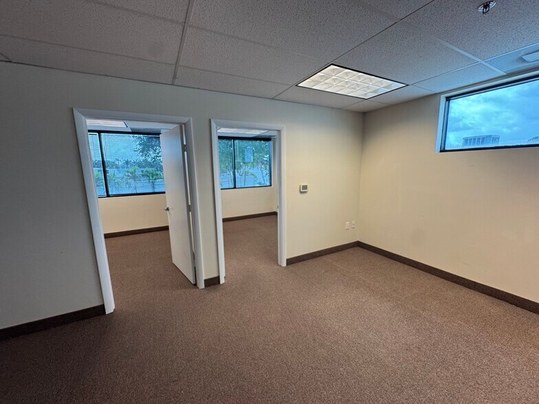 More Photos Of 2870 Stirling Rd, Hollywood Light Distribution For Lease