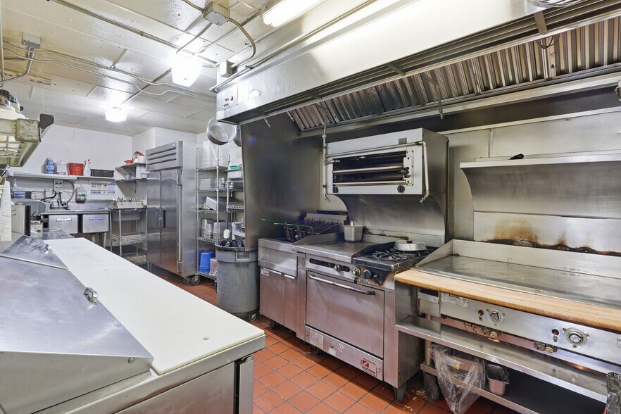 More Photos Of 228 N Jefferson St, Hastings Restaurant For Sale