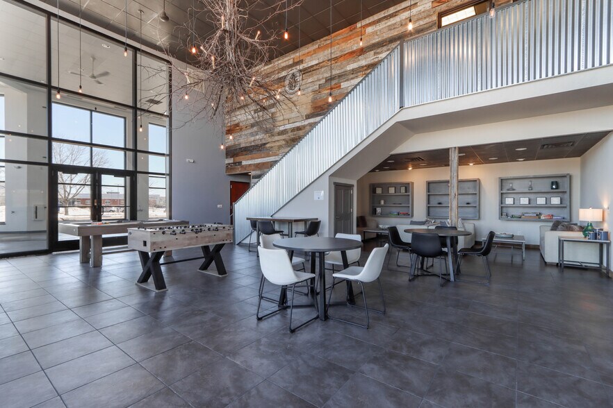 More Photos Of 1740 Park Ave, Plover Storefront Retail Office For Sale