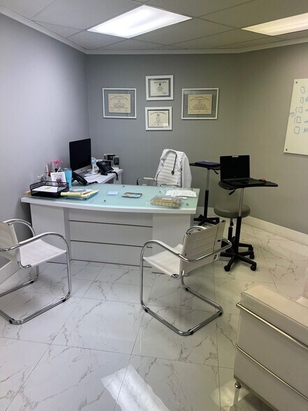 More Photos Of 1400 NE Miami Gardens Dr, Miami Medical For Lease