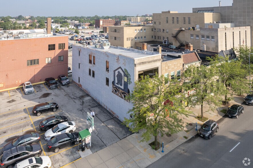 More Photos Of 411 N Michigan St, Toledo Office For Sale