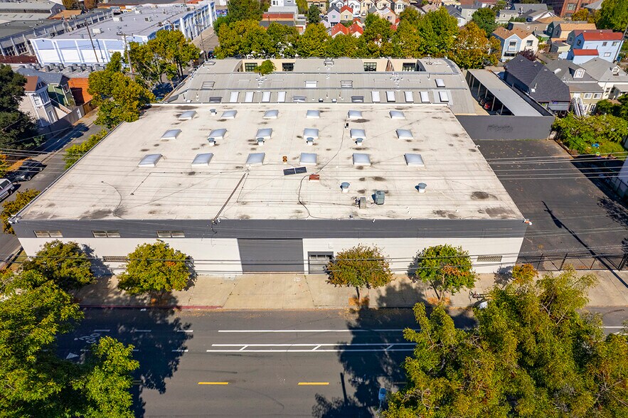 More Photos Of 1680 14th St, Oakland Warehouse For Lease