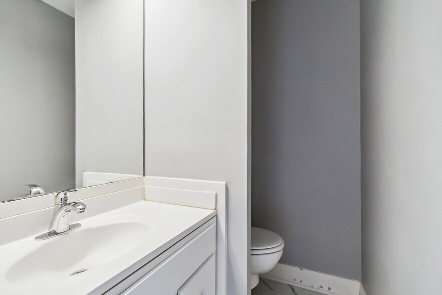 More Photos Of 239 N Broadway, Lexington Office Residential For Sale