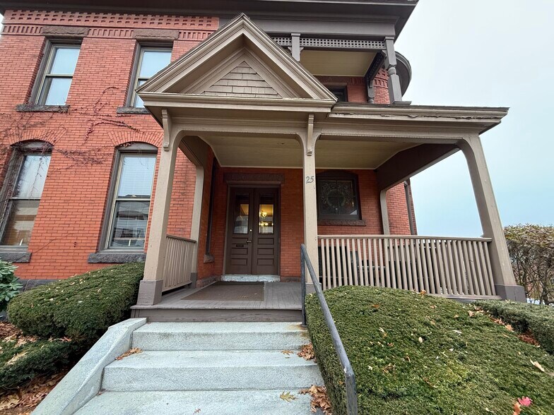 More Photos Of 25 Harvard St, Worcester Office For Lease