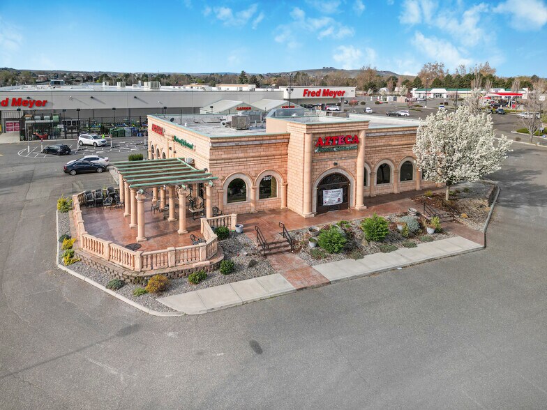 More Photos Of 2807 W 10th Ave, Kennewick General Retail For Sale