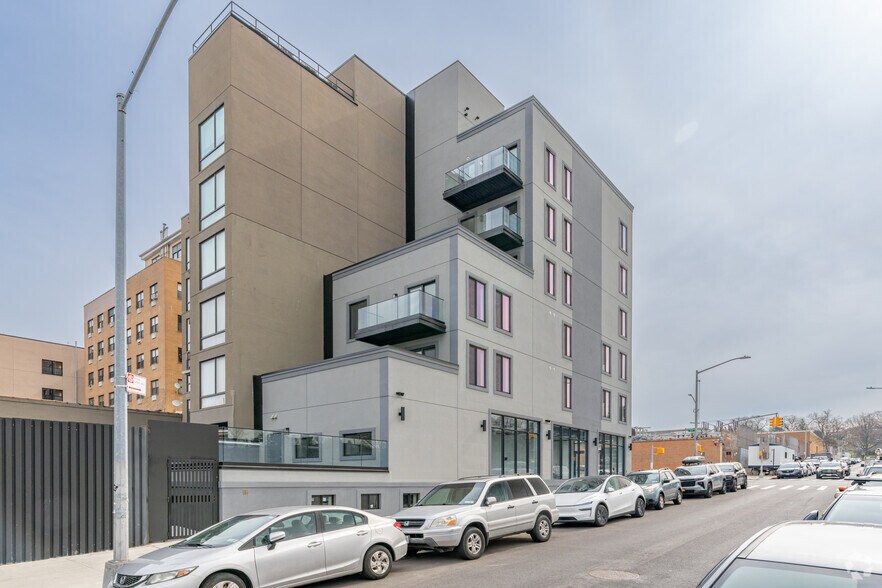 More Photos Of 738 5th Ave, Brooklyn Apartments For Lease