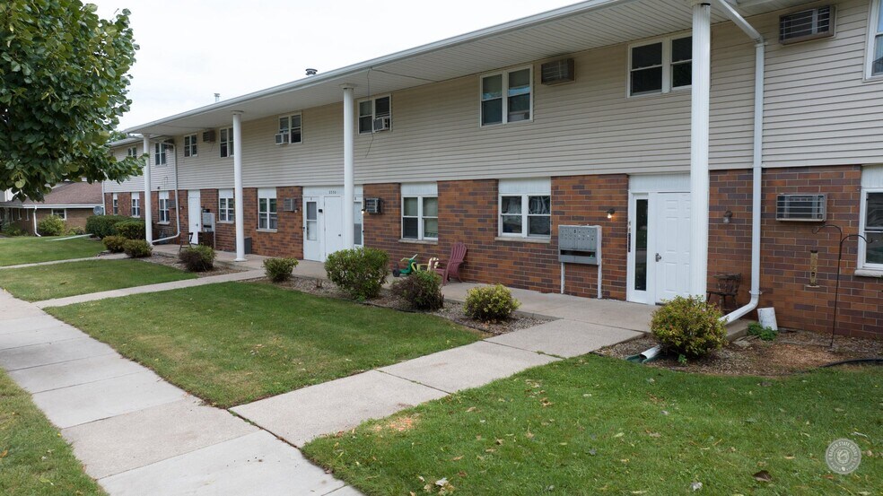 More Photos Of 2330 S Walden Ave, Appleton Multifamily For Sale