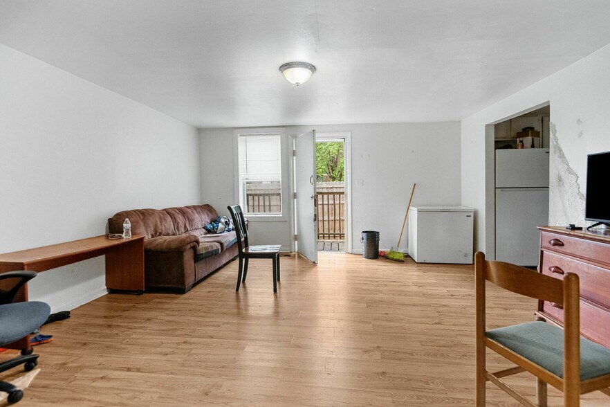 More Photos Of 1923-1925 McCalla Ave, Knoxville Apartments For Sale