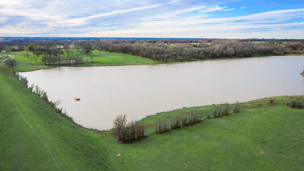 More Photos Of 955 Jack Eastham, Avalon Land For Sale