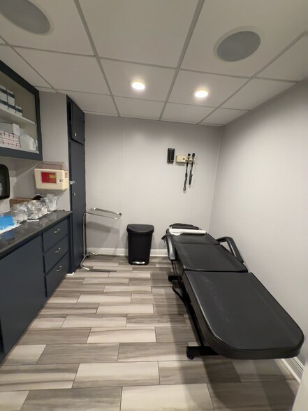 More Photos Of 4633 Staples St, Corpus Christi Medical For Sale