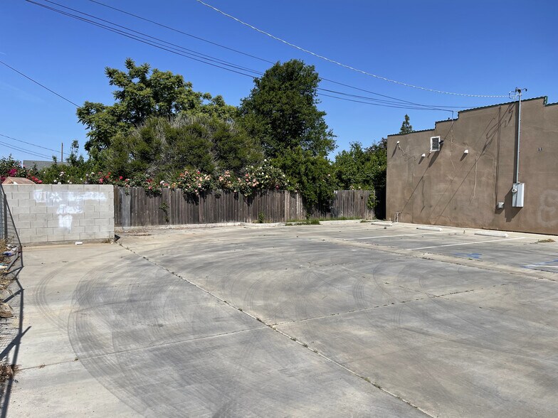 More Photos Of 1233 Park Blvd, Orange Cove Freestanding For Lease
