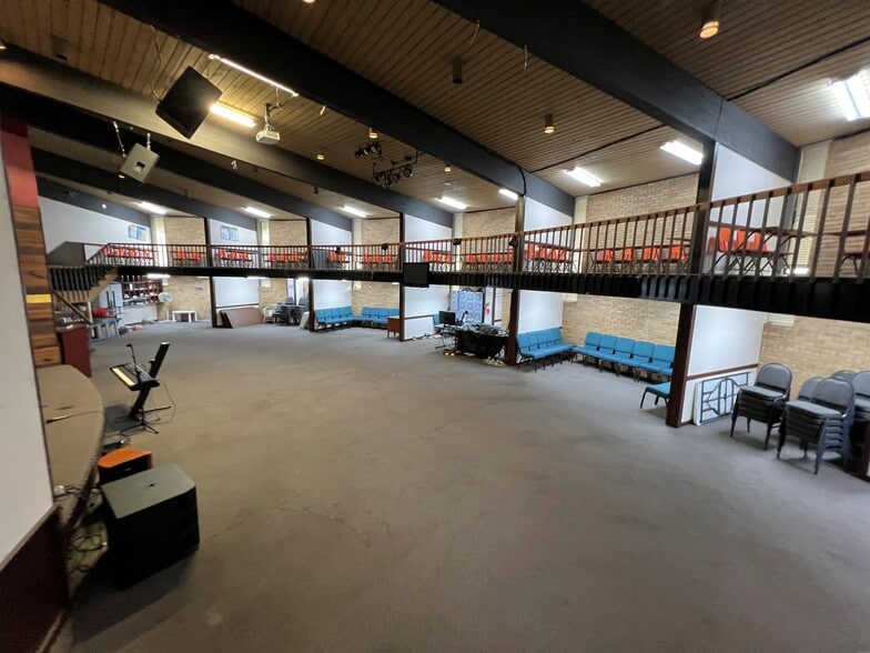 More Photos Of 9121 Ferguson Rd, Dallas Religious Facility For Sale
