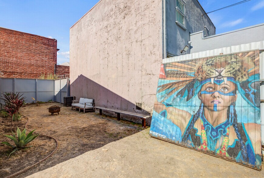 More Photos Of 3475 Union Pacific Ave, Los Angeles Manufacturing For Sale