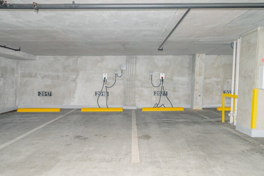 More Photos Of 800 N Federal Hwy, Hallandale Beach Office For Sale