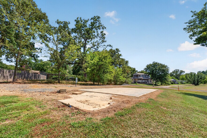 More Photos Of 505 Bub Hayner Rd, Karnack Apartments For Sale