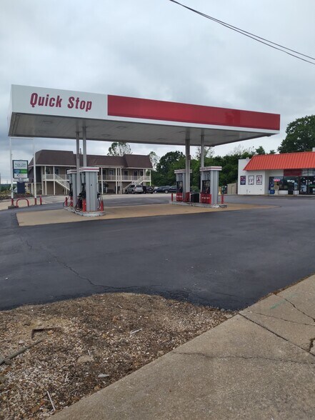 More Photos Of 4817 Osage Beach Pky, Osage Beach Service Station For Sale