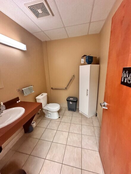 More Photos Of 8800 Venture Ave SE, Calgary Warehouse For Sale