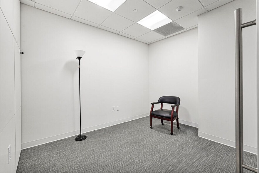 More Photos Of 1 SE 3rd Ave, Miami Office For Lease