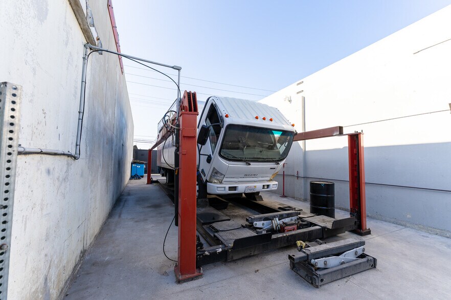 More Photos Of 1322 W Compton Blvd, Compton Auto Repair For Lease