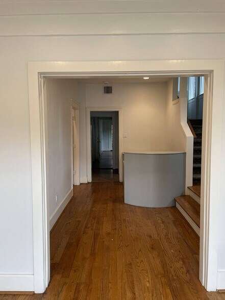 More Photos Of 2014 Commonwealth St, Houston Office For Lease
