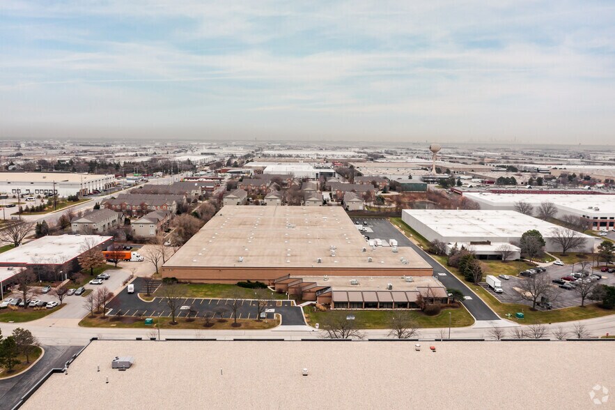 More Photos Of 1501 N Michael Dr, Wood Dale Warehouse For Lease