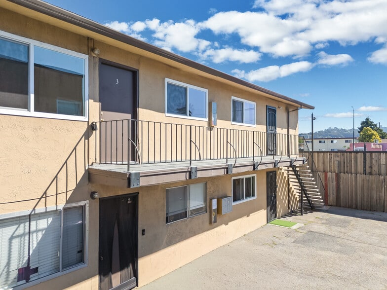 More Photos Of 2215 Dover Ave, San Pablo Apartments For Sale