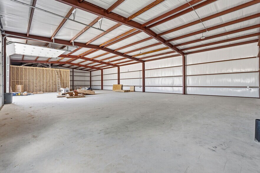More Photos Of 7748 E US Highway 290, Johnson City Warehouse For Sale