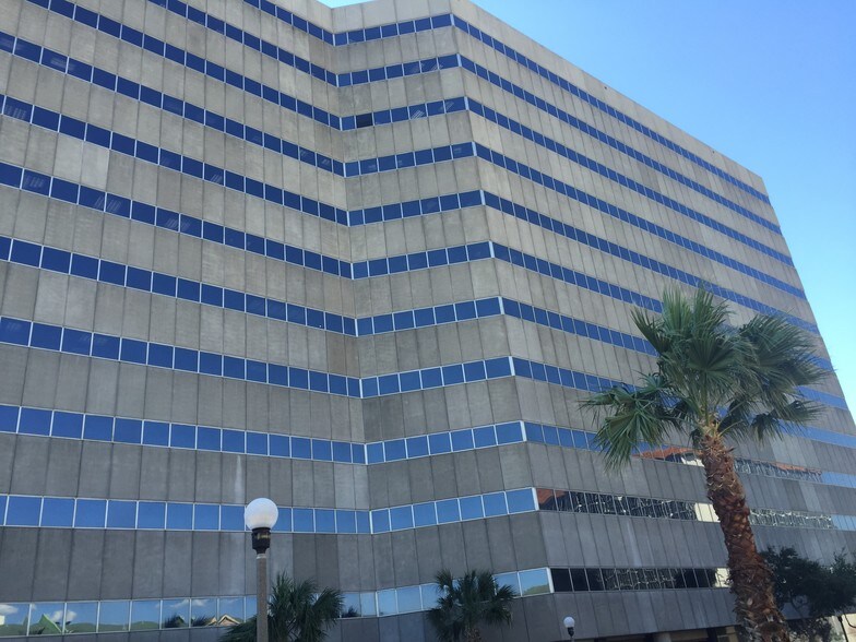 More Photos Of 500 N Shoreline Blvd, Corpus Christi Office For Lease