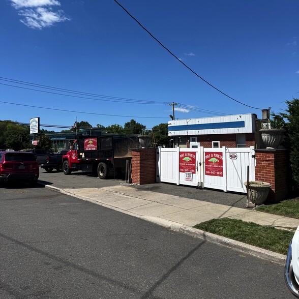 More Photos Of 3359 Merrick Rd, Wantagh Service Station For Sale