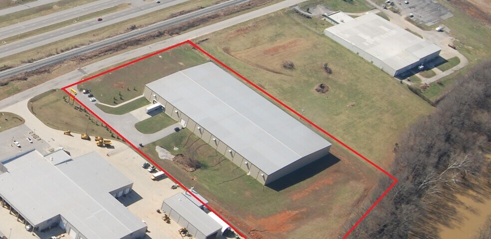 More Photos Of 370 High Rail Way, Bowling Green Warehouse For Lease