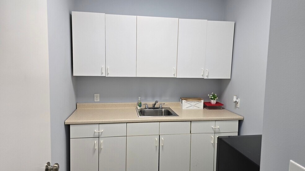 More Photos Of 44335 Premier Plz, Ashburn Medical For Sale