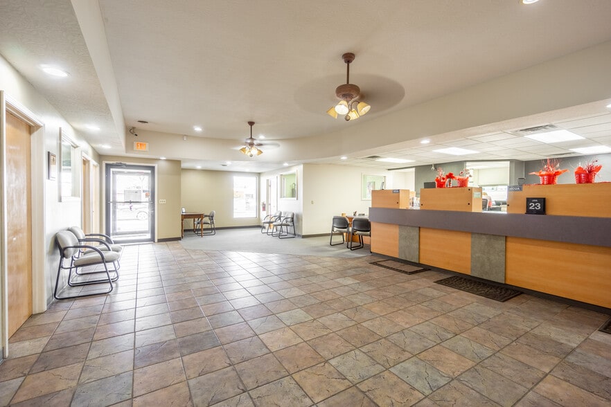 More Photos Of 2306 S Memorial Dr, New Castle General Retail For Lease