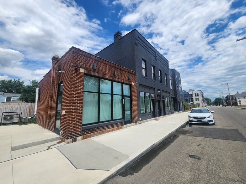 More Photos Of 1240 Oak St, Columbus Apartments For Sale