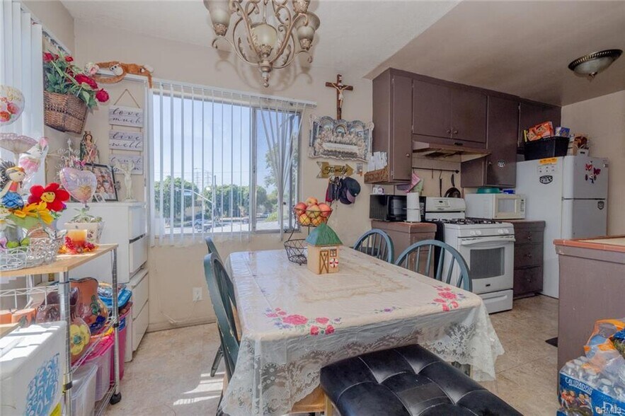 More Photos Of 2912 W Via Acosta, Montebello Apartments For Sale