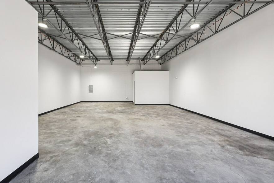 More Photos Of 1105 Colorado Ln, Arlington Unknown For Lease