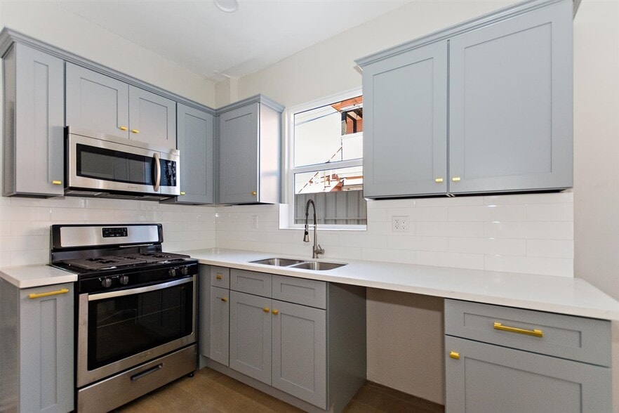 More Photos Of 1703 S Burlington Ave, Los Angeles Apartments For Sale