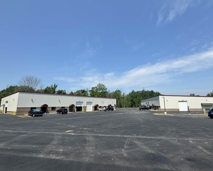 More Photos Of 2 Lear Jet Lane, Latham Light Manufacturing For Lease